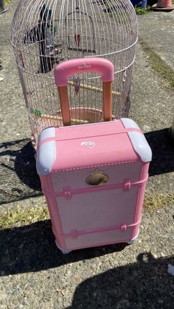 Suit case toy price 4$. Pick up.  E. 72. and grand view c e.  Tacoma