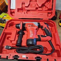 Milwaukee 1-1/8 in. Corded SDS-Plus Rotary Hammer
