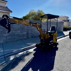 1 TON, 13.5 HP GASOLINE ENGINE MINI EXCAVATOR | AGT-H12R ( Read Description)