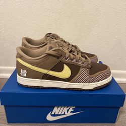 Nike Dunk Low Undefeated 