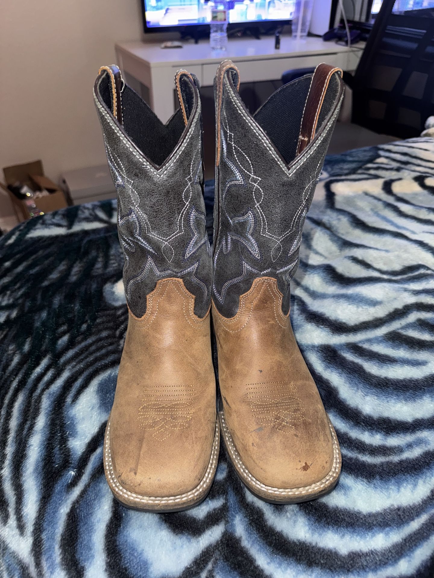 boots size 6