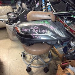 2017 Mercedes S Class  Right Side Headlight 