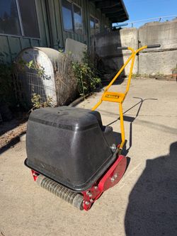 McLane Hand Push Reel Mower (short cut green mower)