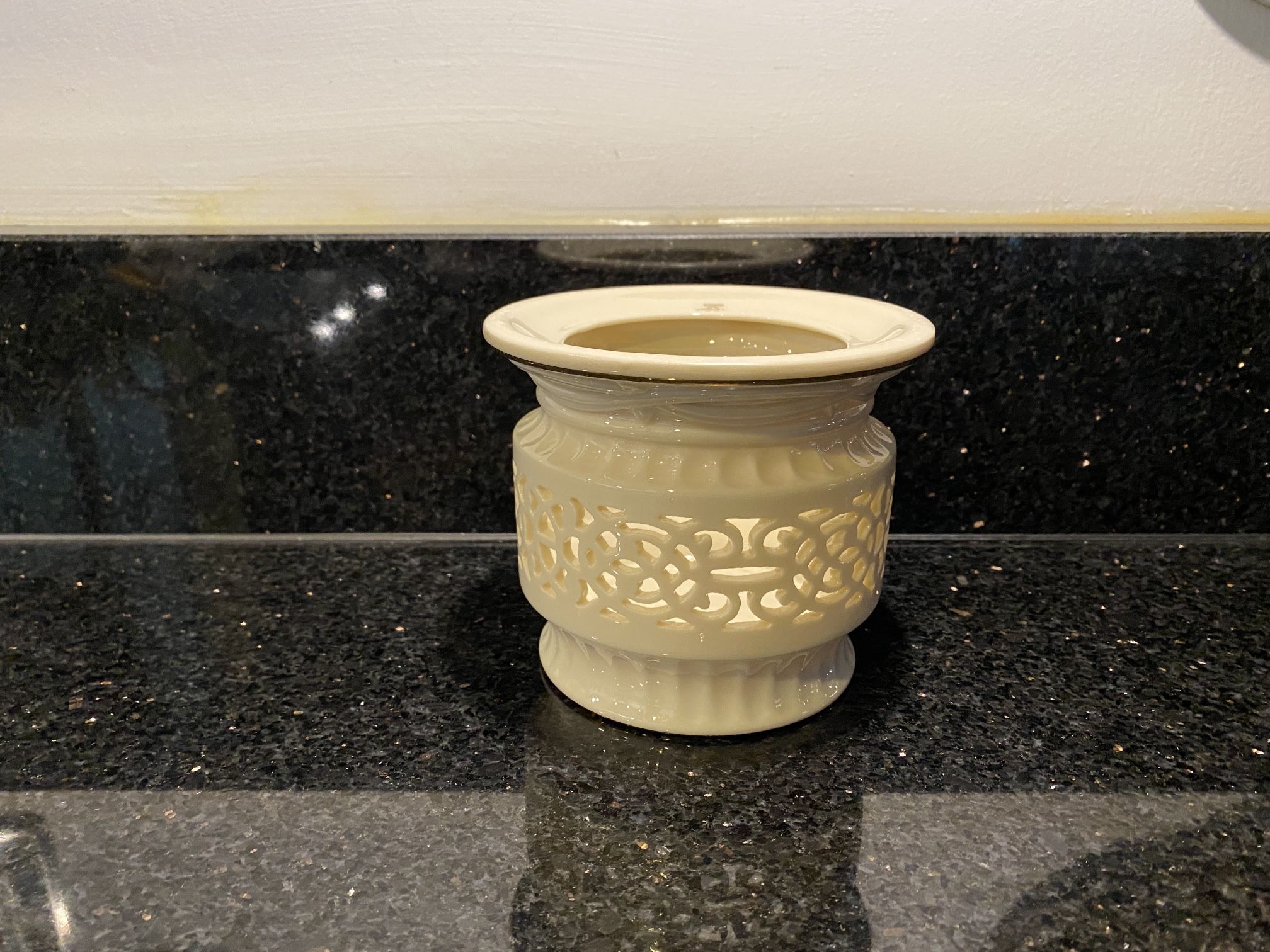 Lenox Wide Pillar Candle Holder 4x4”