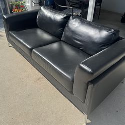 Free Couch- Curb Alert ! Davie