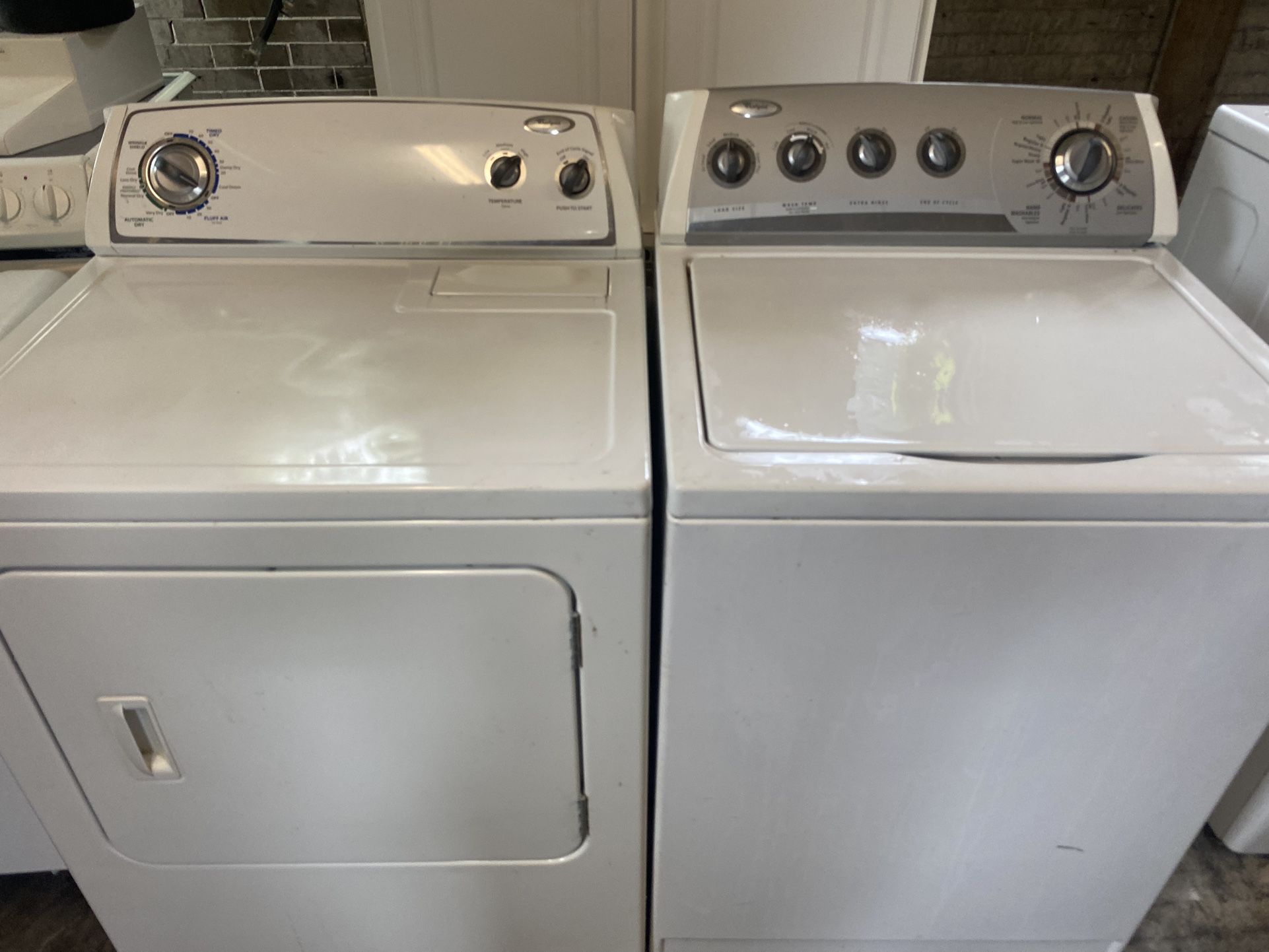 Very Nice Whirlpool Set Works Great Delivery Service Available