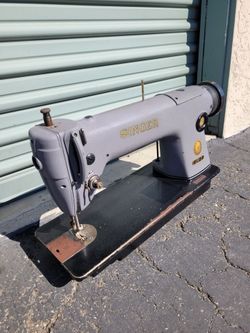 Vintage Singer industrial sewing machine 1950s