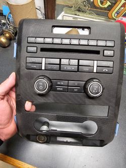 OEM Ford radio