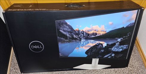 Dell Ultrasharp 24" U2422HE Monitor