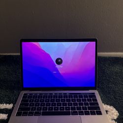 Macbook 13 Pro *COMES WITH CHARGER