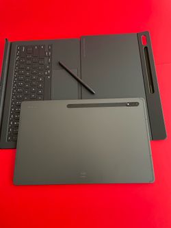 Samsung Galaxy Tab S8 Ultra (14.6” super AMOLED Display / 2022 Model) 128GB with samsung keyboard case & Accessories