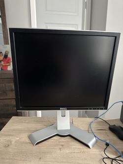 Computer Monitor Dell- 17 Inch