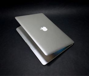 Apple MacBook Pro 13” i5/8GB/256GB SSD $140