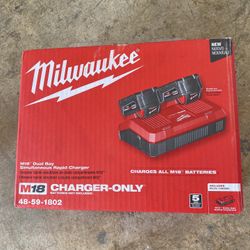 Milwaukee Dual Bay Rapid Charger