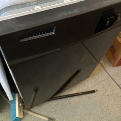 Dishwasher And Kitchen Fan   Whirlpool 