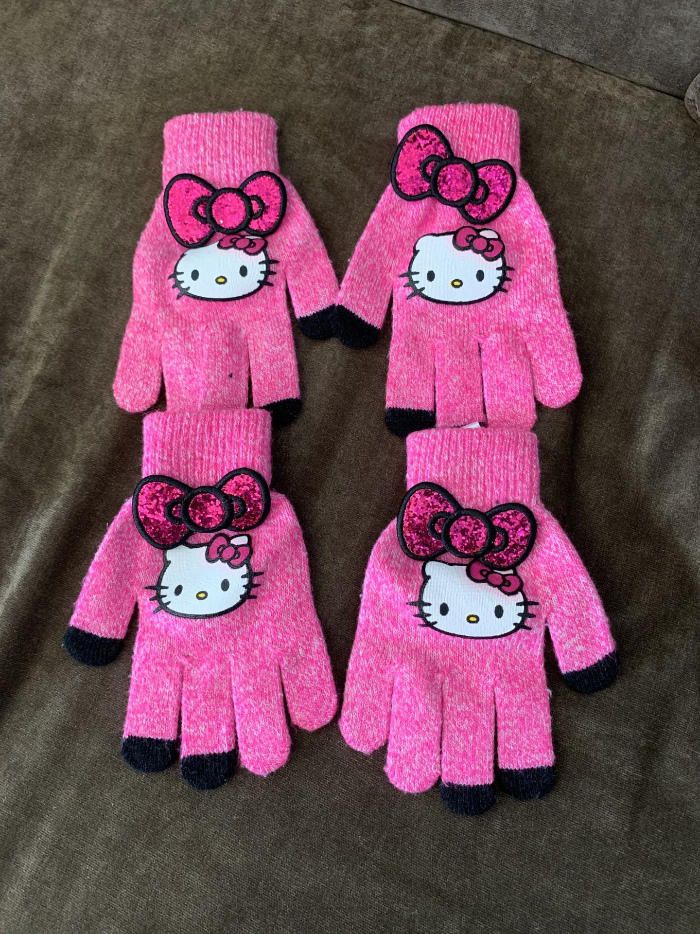 Hello Kitty mittens