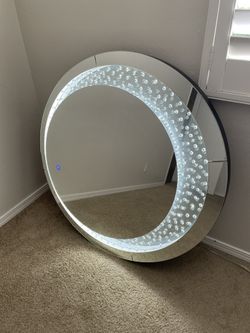 ROUND LED MIRROR PICK UP TODAY 