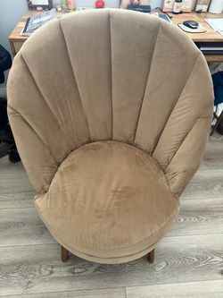 Shell Chair