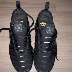 Vapor Maxes Plus Size 8