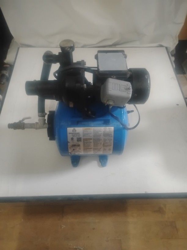Everbilt 1/2 HP Shallow Well Jet Pump With Pressure Tank System