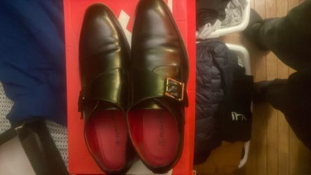 Dress shoes