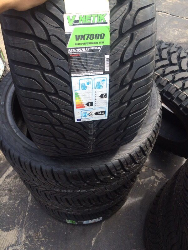 285-35-22 v-Netik new tires