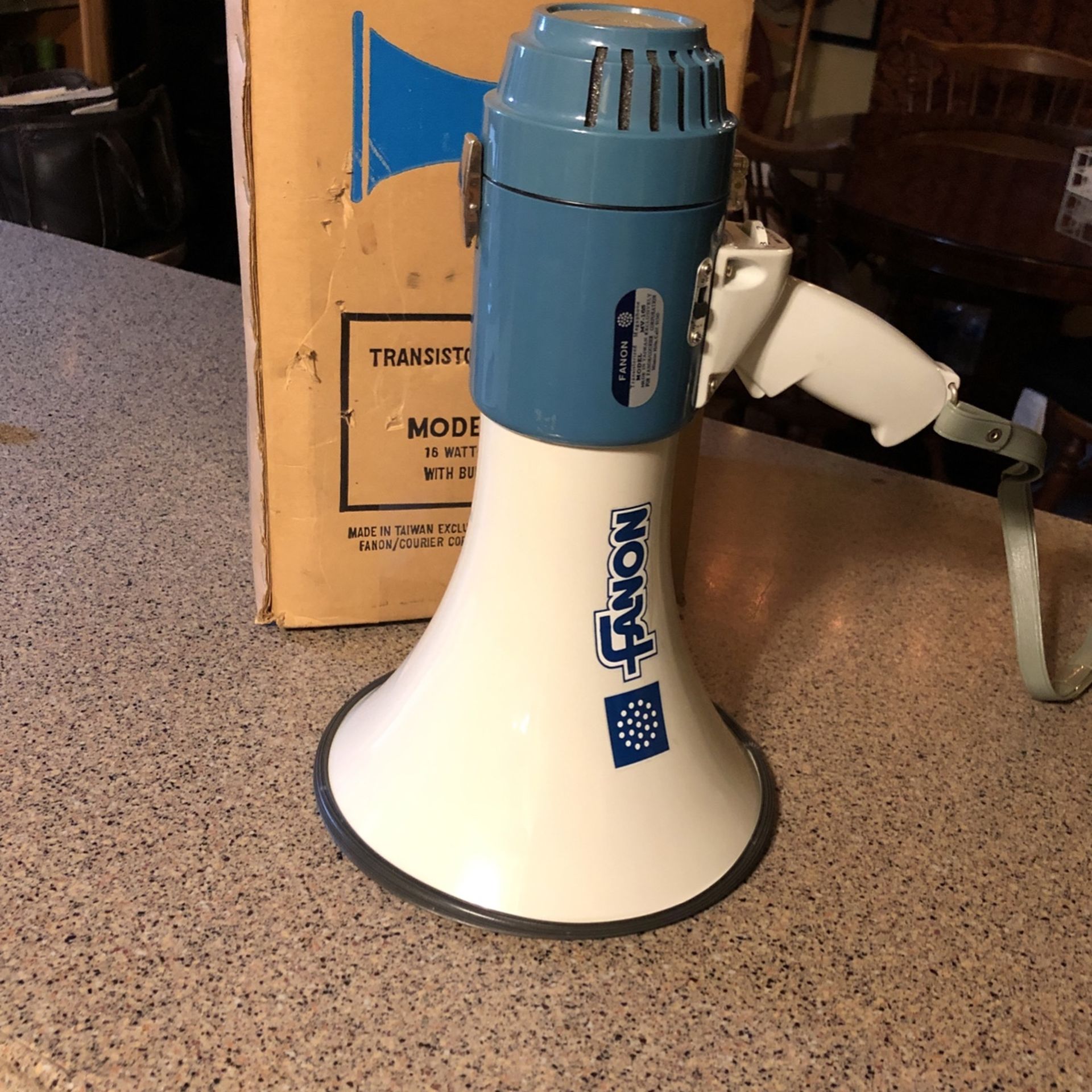 Fanon Megaphone Model MV-16S New
