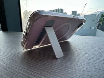 Pink Apple iPhone 17e 256GB Unlocked – Like New (May Purchase)