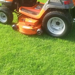 Husqvarna Riding Lawnmower 52 Inch Cutting Deck On