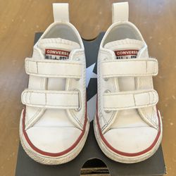 Converse Infant Chuck Taylor With Straps Size 4