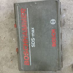 Bosch SDS MAX WITH 6 Bits 