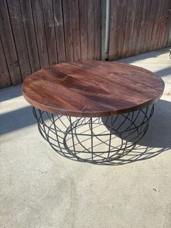 Round coffee table