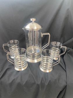 French Coffee Press or tea pot with 4 cups