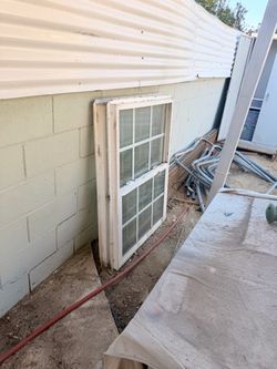 2 windows they are in Good condition