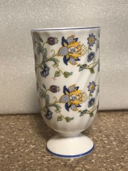 Haddon Hall Blue Pounded 1793. Elegant white bone China porcelain. Made in England vintage 1993