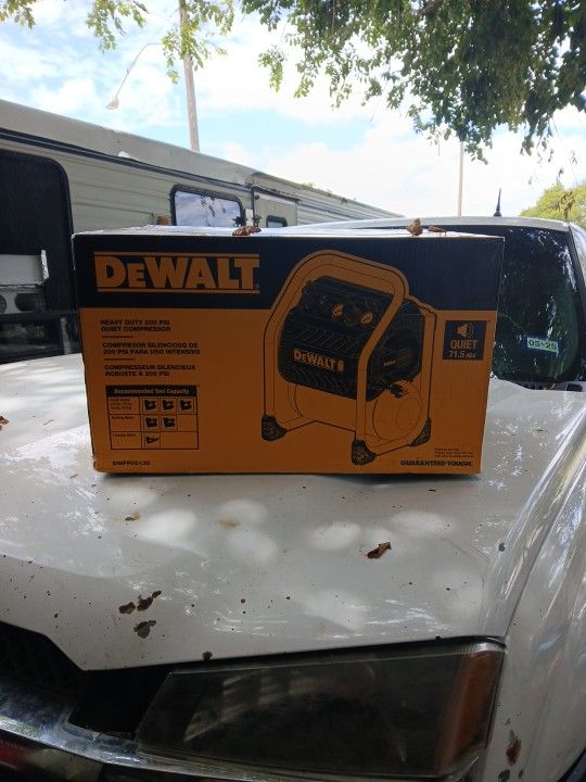 Dewalt Heavy duty Compressor 