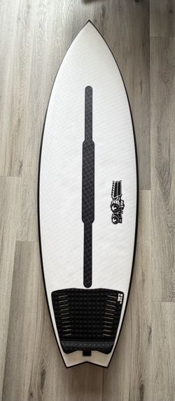 5’9 JS industries sub xero carbotune surfboard