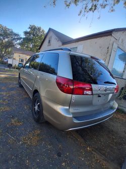2004 Toyota Sienna
