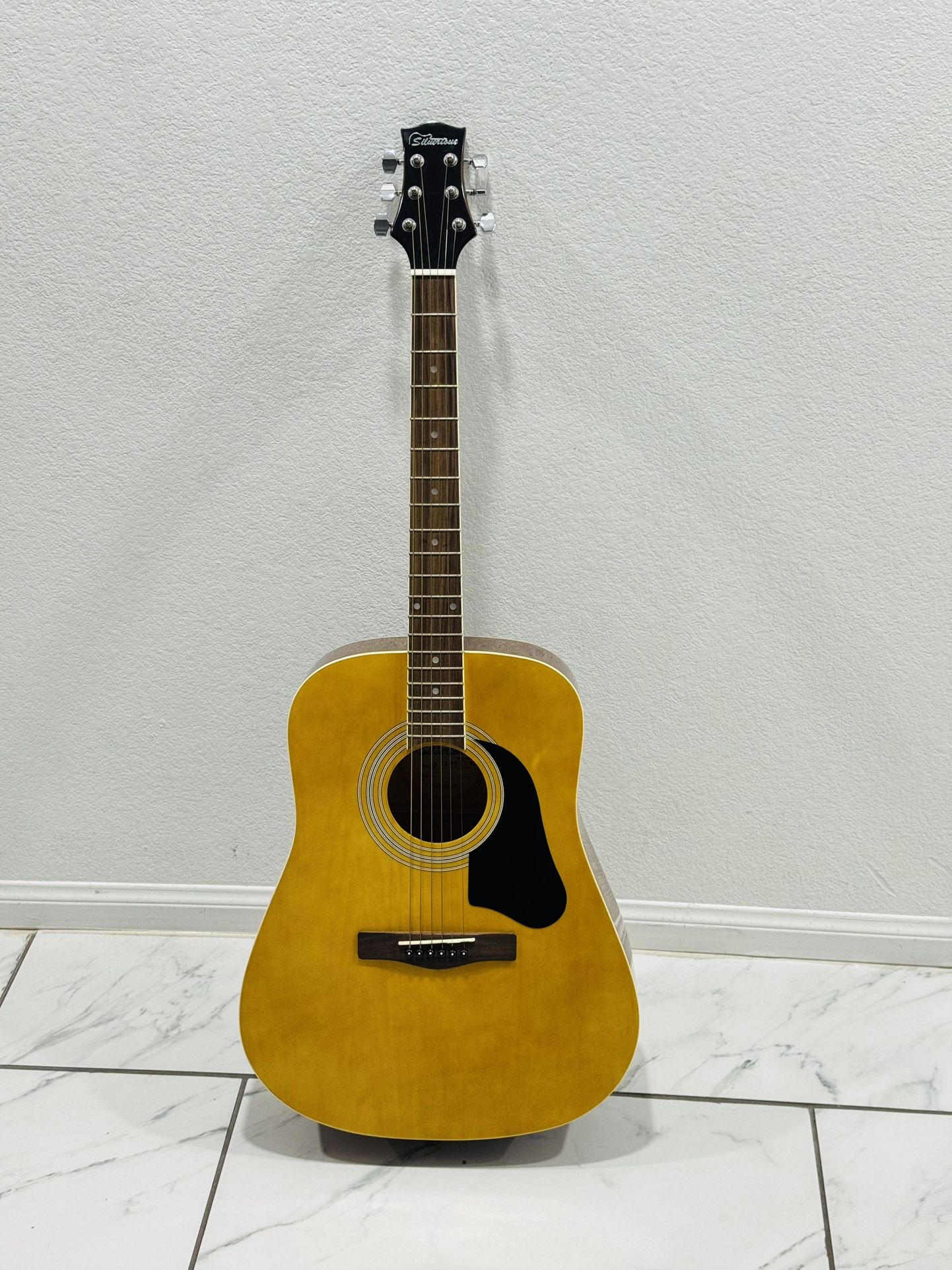 Silvertone Acoustic Guitar Natural