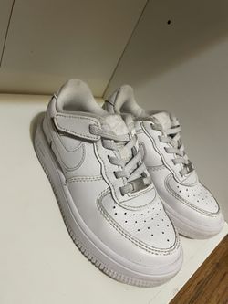 White Nikes 11c