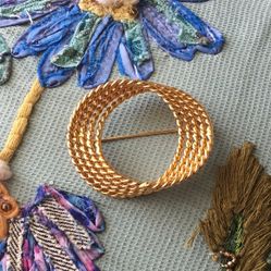 Monet Twisted Rope Pin 