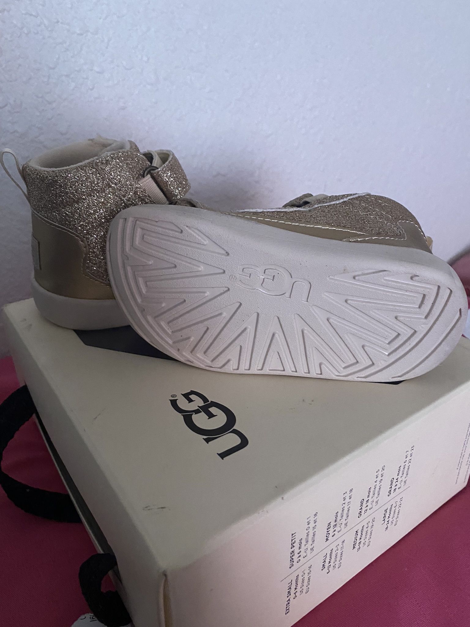 UGG