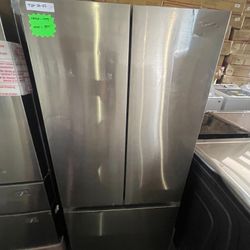 Refrigerators Brand New Samsung Scratch And Dent in fingerspring resistant stainless steel In Excelent Price For Your Garaje 