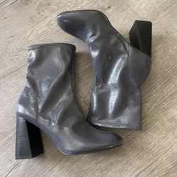 Women Boots Size 8