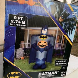 9ft Tall Batman Halloween Inflatable 