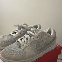 NIKE DUNKS