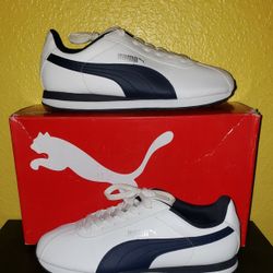Nice White And Blue Puma's 