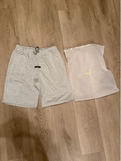 Fear of God Essentials Shorts – Grey (Size M)