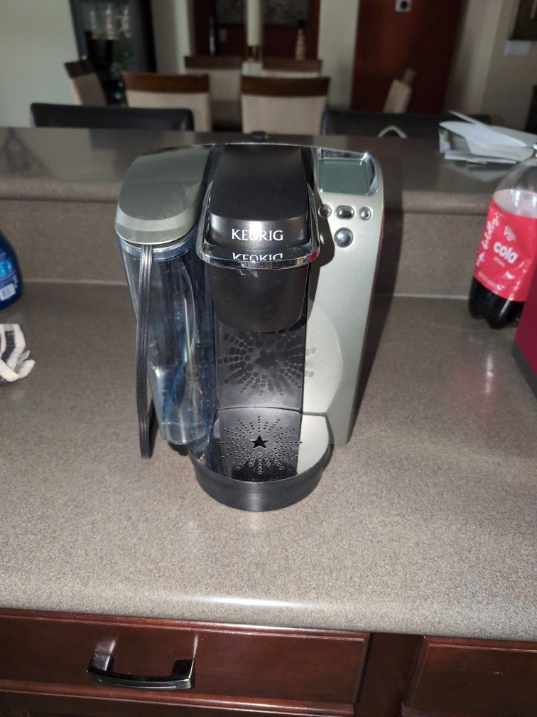 Keurig K70 Coffee Maker - Brews Your Favorite Single Serve K-Cups