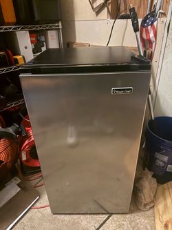Magic Chef Mini Fridge